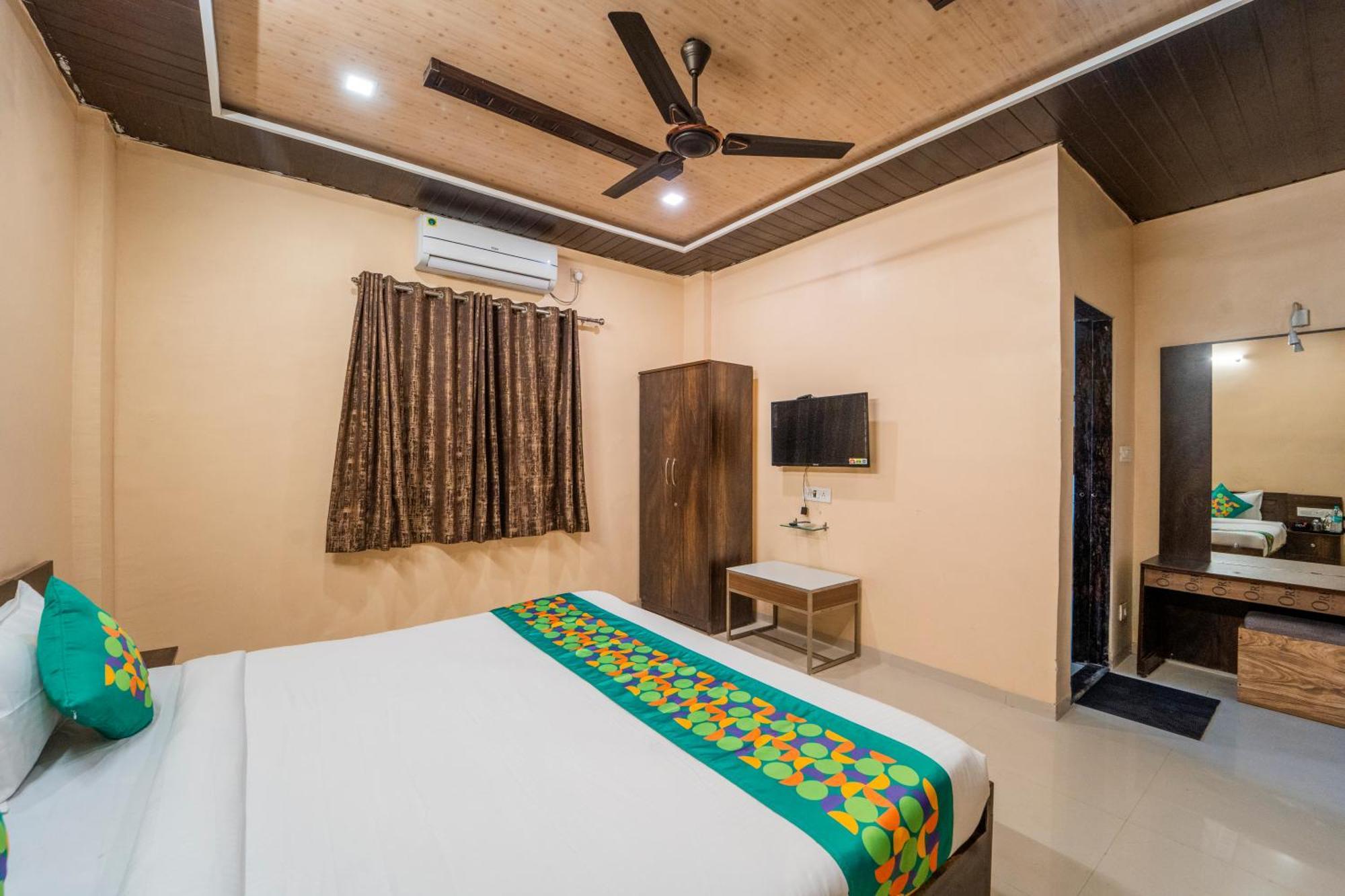 Treebo Iceberg Hotel Mahabaleshwar Bagian luar foto