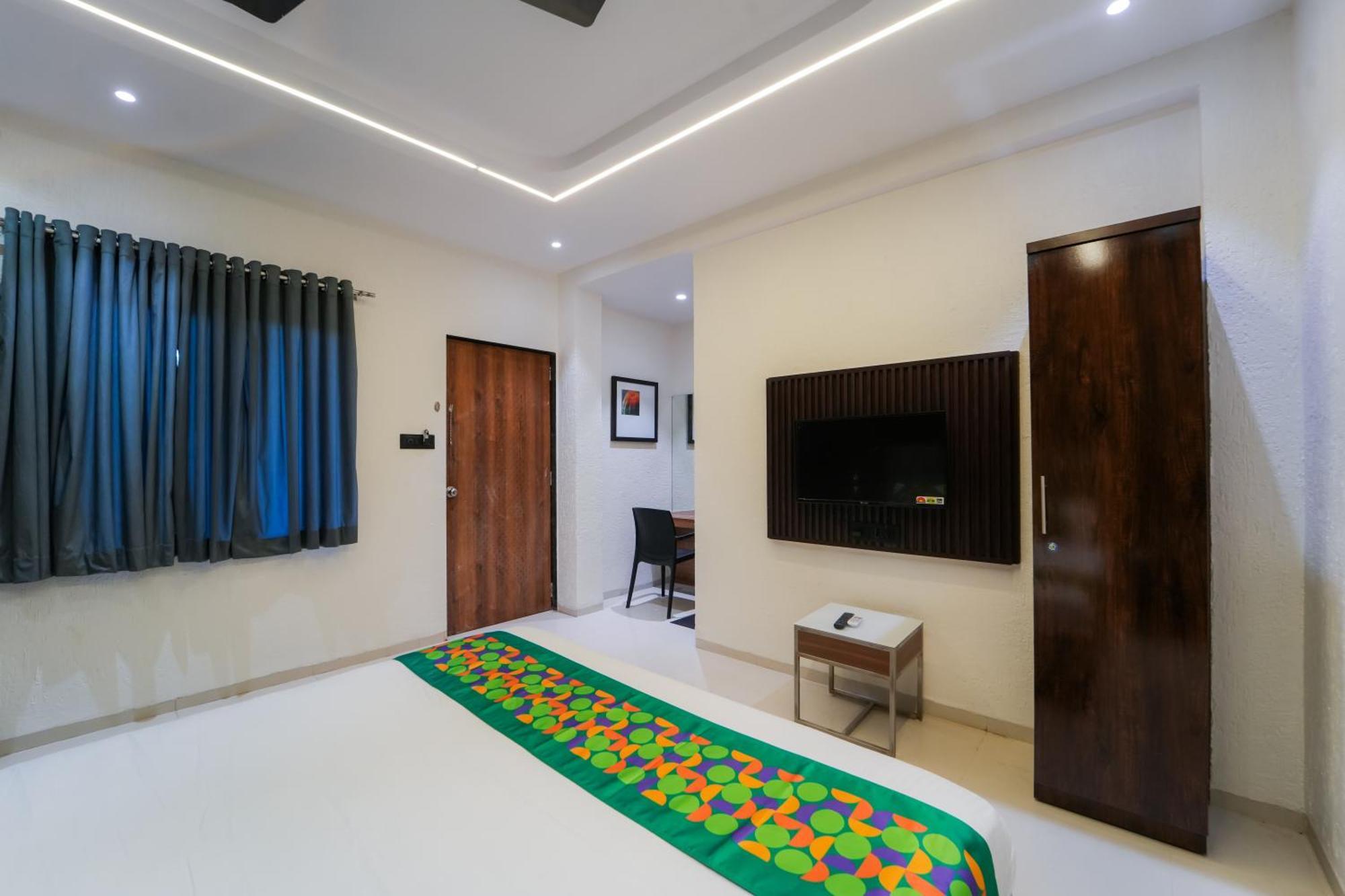 Treebo Iceberg Hotel Mahabaleshwar Bagian luar foto