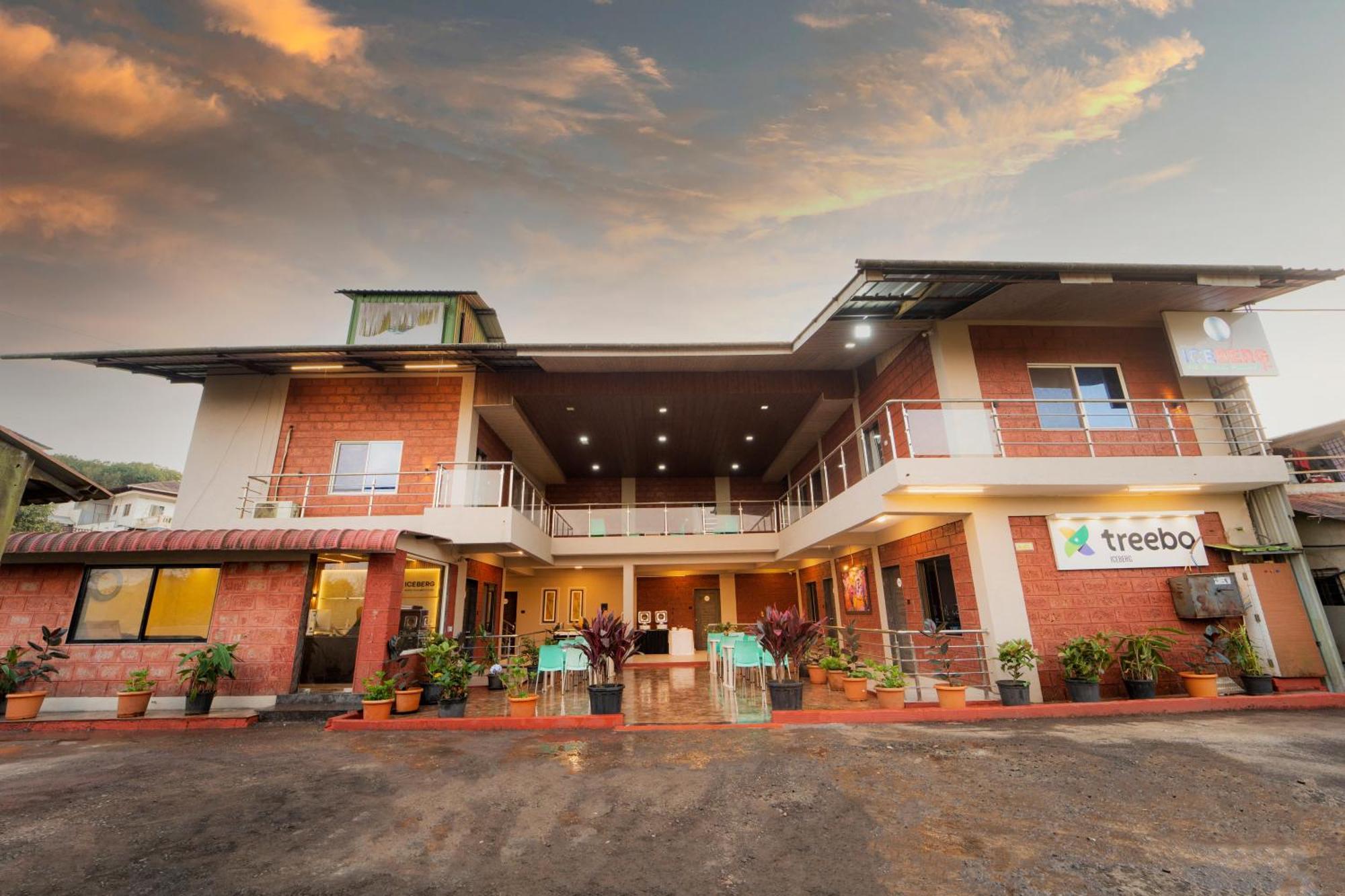 Treebo Iceberg Hotel Mahabaleshwar Bagian luar foto